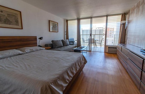 Waikiki Apartment | ISLAND COLONY STUDIO 2017