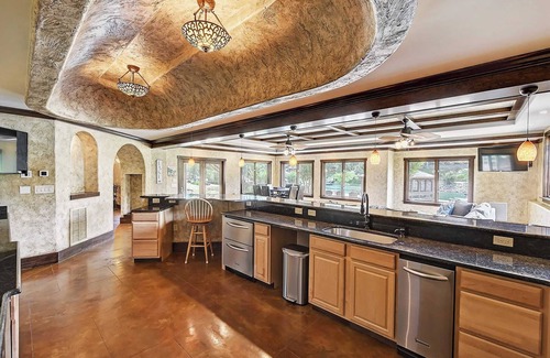 Lake Norman of Catawba Cottage | Island Point by Avantstay Sleeps 18 Dock