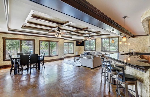 Lake Norman of Catawba Cottage | Island Point by Avantstay Sleeps 18 Dock