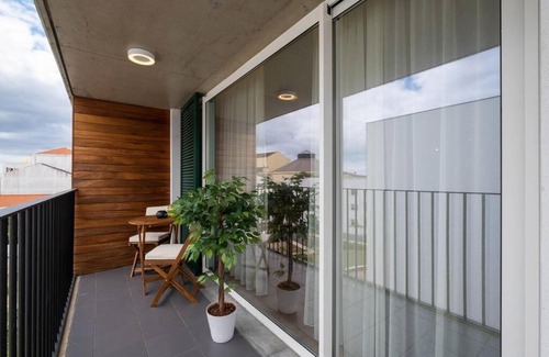 Ponta Delgada Apartment | Island Retreat Apt (city center)