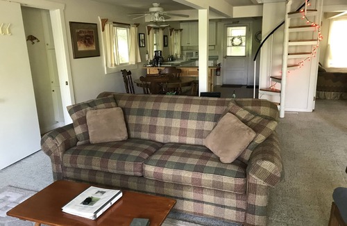 Poynette Cottage | Island View Hideaway-Peaceful, On Water, Canoe, Scenic, Birds, Nature, Sandbars!