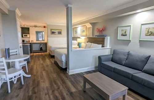Emerald Isle Hotel | Islander Hotel & Resort