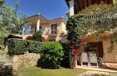 Case Peschiera-Lu Fraili Apartment | ISS Travel, L'Uddastru Panoramic Apartments - with private outdoor terrace