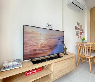 Gia Lam Apartment | It Dust Homestay 2 - The Wooden Apartment