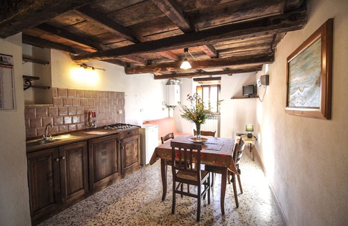 Poggio San Giovanni Apartment | EcoVacations "Le Dispense" apartment mountain/lake, medieval village, 80km Rome