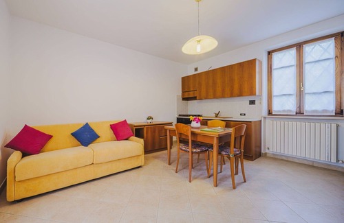 Querceta House | Beautiful private villa for 10 guests with A/C, WIFI, TV and patio