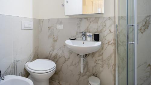 Magenta Apartment | Italianway - The B Village Standard