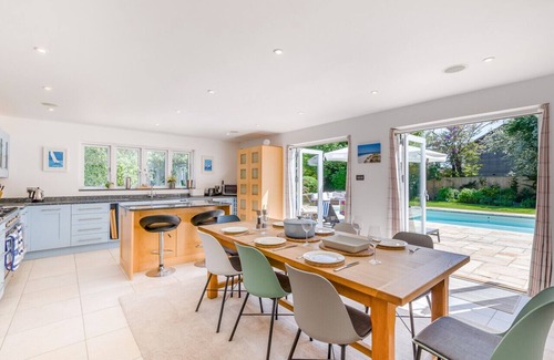 Itchenor House | Itchenor House - Four Bedroom House, Sleeps 8