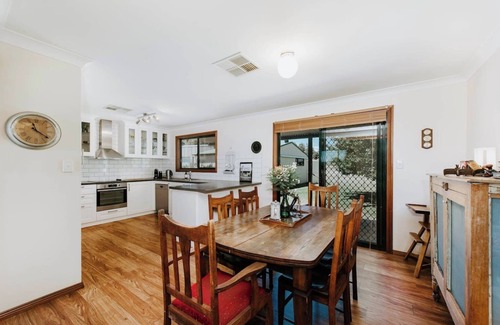 Frog Rock House | Ithaca Farm Cottage Country View Seclusion