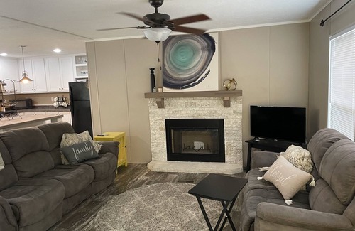 Macon House | It’s “Our Pleasure” to host you on Pleasure Drive