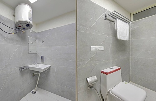 Zirakpur Hotel | Itsy By Treebo - Sharrytel