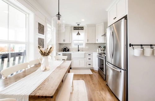 Colbert Cottage | Ivory and Oak a Greenbluff Home