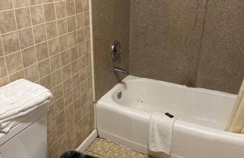Green Brook Hotel | Ivory Tower Motor Inn