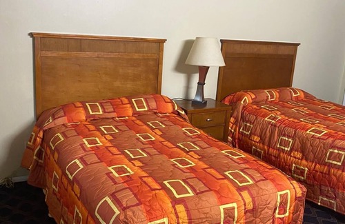 Green Brook Hotel | Ivory Tower Motor Inn