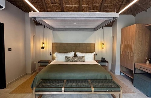 Pilanesberg National Park Cabin | Ivory Tree Game Lodge
