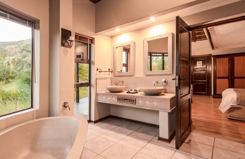 Pilanesberg National Park Cabin | Ivory Tree Game Lodge