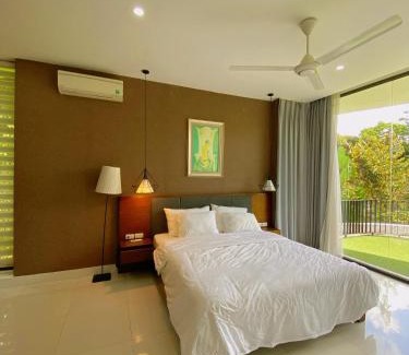 Luong Son Villa | Ivory Villas & Resort - Villa view hồ Lake View