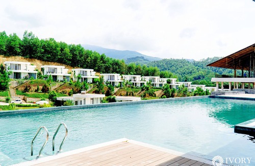 Luong Son Villa | Ivory Villas & Resort