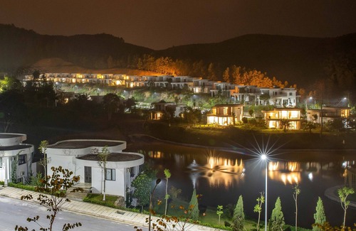 Luong Son Villa | Ivory Villas & Resort