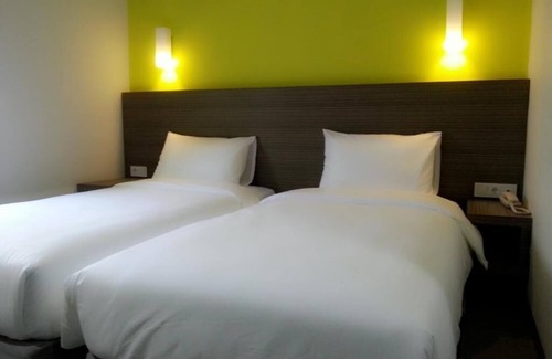 Bogor Timur Hotel | IZI Hotels