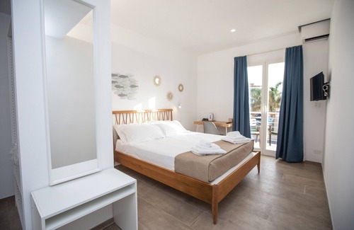 Pachino House | IzzHome Bella Vita Superior Room