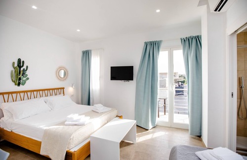 Pachino House | IzzHome Bella Vita Superior Room