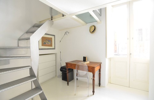Marina District Apartment | IzzHome Light