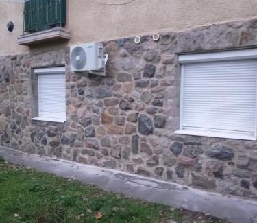 Komlo Apartment | Jószerencsét apartman