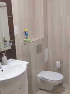 Komlo Apartment | Jószerencsét apartman