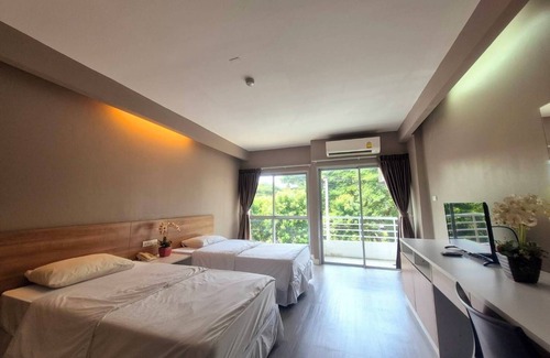 Lak Si Hotel | J Park at Chinnakhet