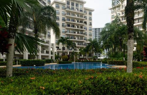 Barrio Santa Lucia Apartment | Jaco Bay Spacious 2BR 2BA Gated with Terrace Large Pools Jacuzzis and Mountain Views