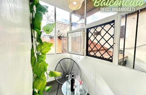 Velletri Apartment | Jacuzzi con Vista Favelas - Il Tuo Rifugio Esotico Urbano