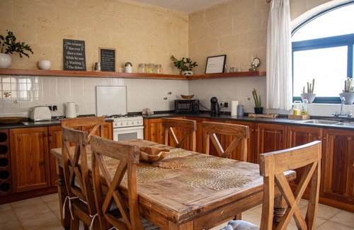 Birbuba Apartment | Jacuzzi Penthouse + Pet-Friendly