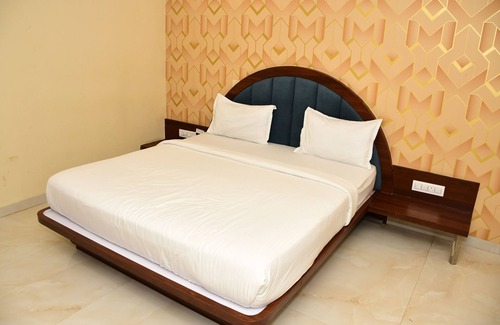 Shahdol Hotel | Jai Vilas Palace & Resort