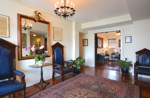 Newport Hotel | Jailhouse Inn