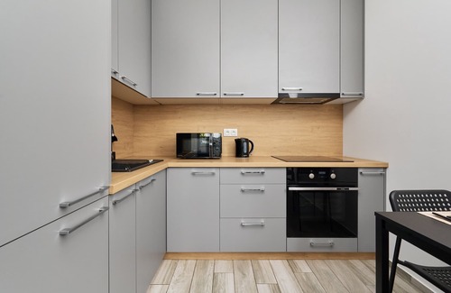 Psie Pole Apartment | James Cook 3 | Beautiful Apartment | Balcony