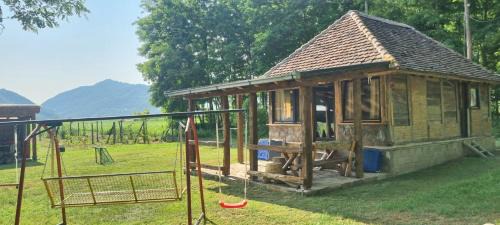 Ljubovija House | JANTAR- rustična kuća