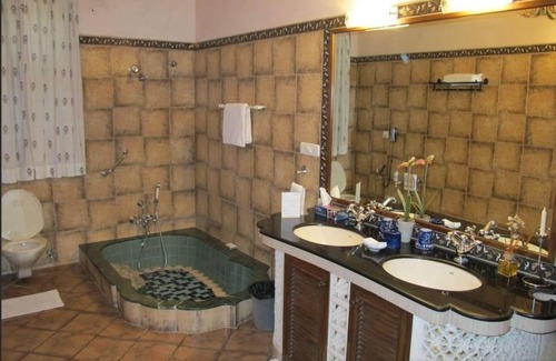 Bani Park Hotel | Jas Vilas
