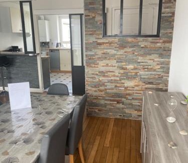 Saint-Marc Apartment | Jaurès-Pilier rouge/App spacieux/3 chambres/6 pers