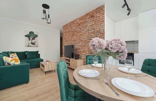 Srodmiescie Apartment | Jednosci Narodowej 190A Apartment Parking