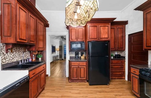 Birmingham House | Jefferson Ave Historic