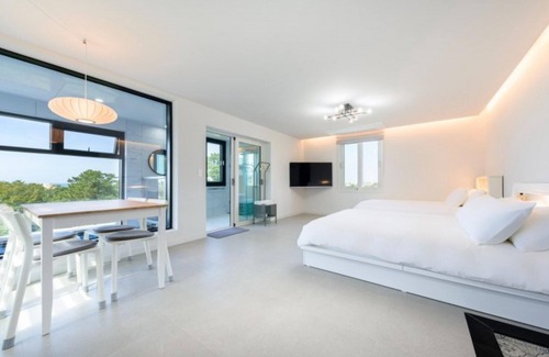 Hallim House | Jeju Liverpool & Spa Pension