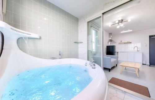 Hallim House | Jeju Liverpool & Spa Pension