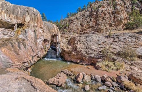 Jemez Springs House | Jemez Springs Cabin with Mtn Views Steps to River!