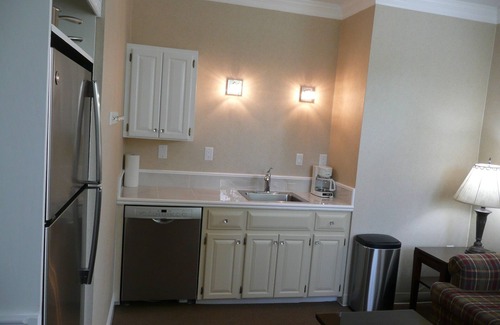 Jefferson Cabin | Jeremy's Lodge Fireside Suite w/kitchenette