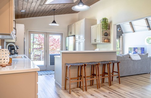 New Bloomfield House | Jericho Ridge Retreat.