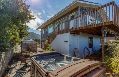 Rockaway Beach House | Jettyview Lodge - Meredith Lodging
