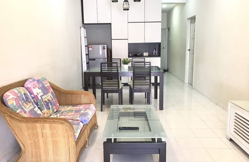 Ulu Tiram House | Jiaxin Homestay家馨民宿JBPuteriWangsa @ Ikea,Aeon,Midvalley,AustinHightWaterPark