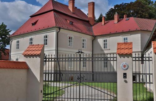 Bohumilice Apartment | Jizdarna Zamek Skalice