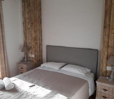 Kamari Apartment | Joanna Villas